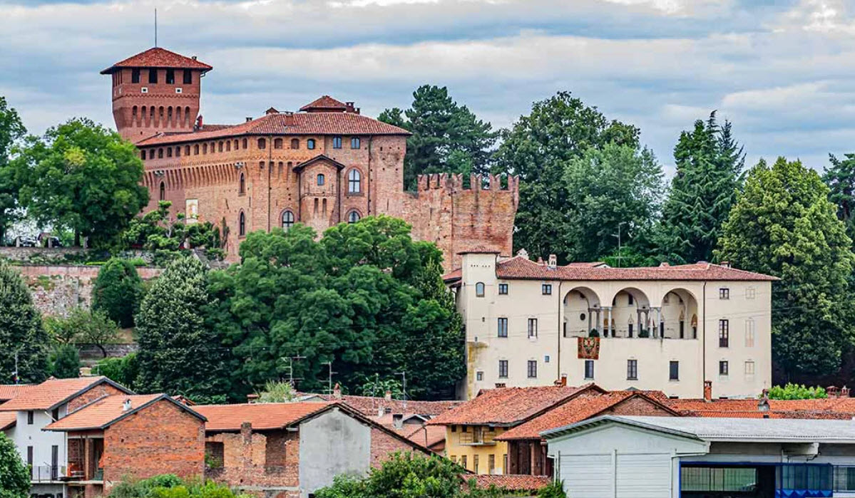 Castello di Barengo (Sec. XIV), Italy